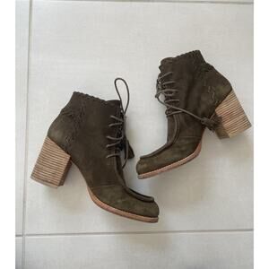 Stuart Weitzman Ankle Boots Wallawalla Suede Lace Up Tassels Green